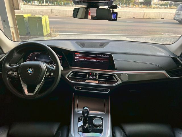BMW寶馬 X5 XDRIVE25D  第6張相片