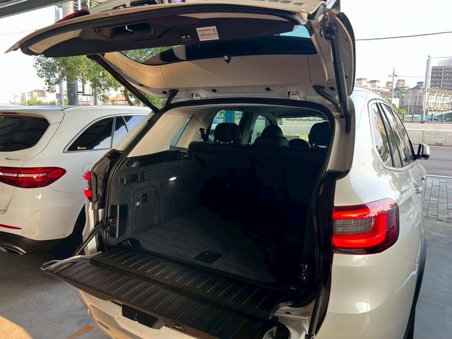 BMW寶馬 X5 XDRIVE25D  第18張相片