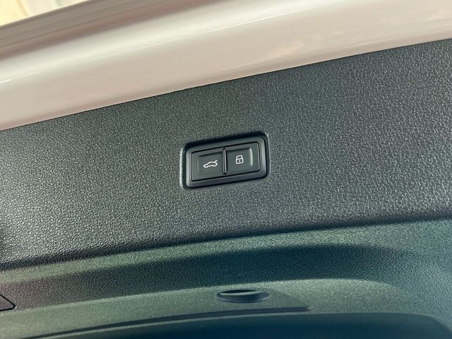 AUDI奧迪 Q8  第18張相片