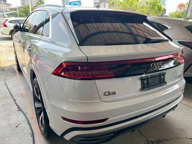 AUDI奧迪 Q8  第19張相片