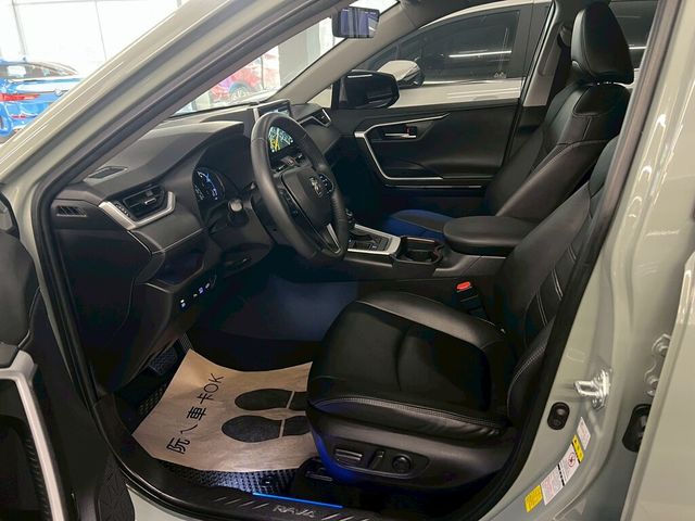 TOYOTA豐田 RAV4  第9張相片