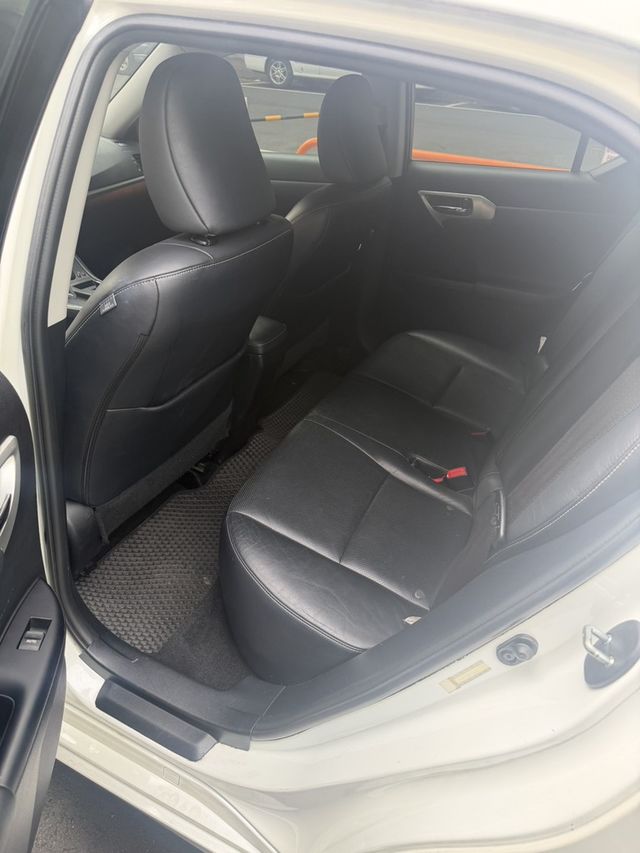 LEXUS凌志 CT200H  第3張相片