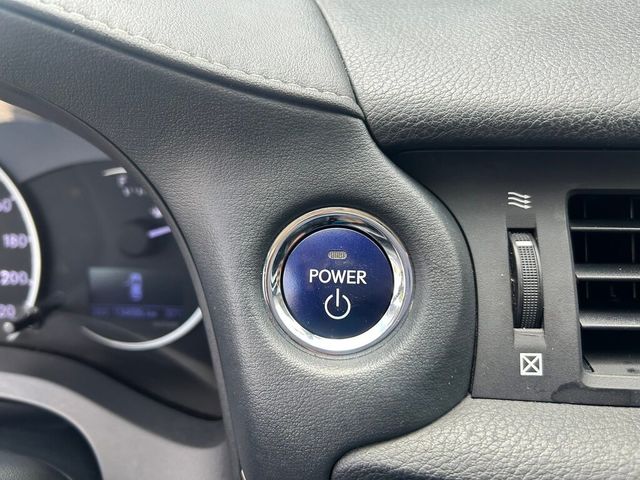 LEXUS凌志 CT200H  第10張相片