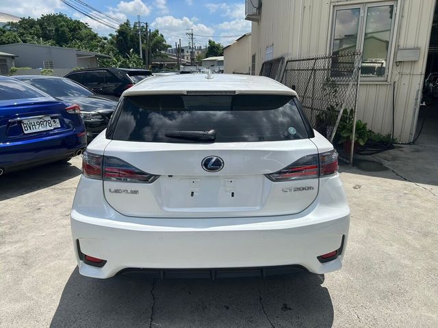 LEXUS凌志 CT200H  第16張相片