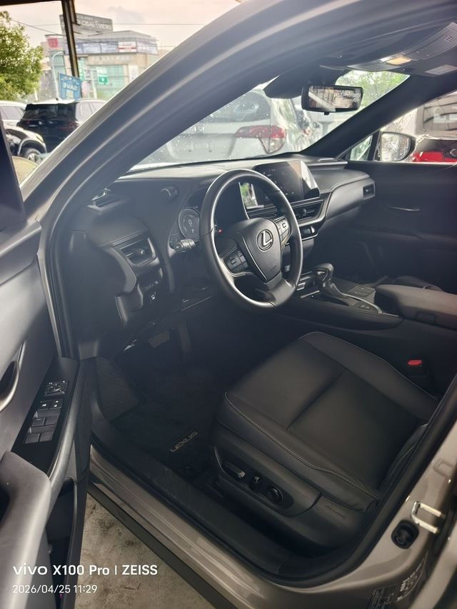 LEXUS凌志 UX250H  第2張相片