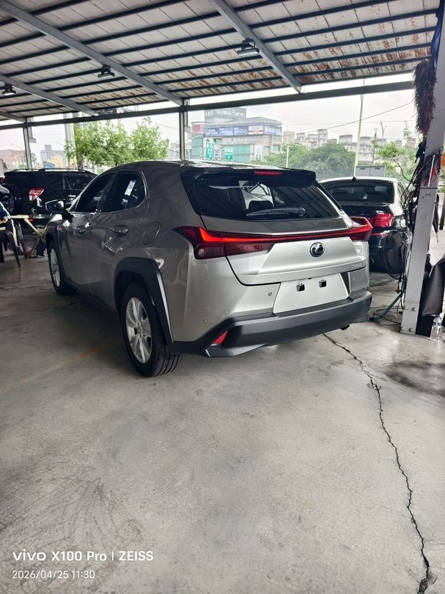 LEXUS凌志 UX250H  第5張相片