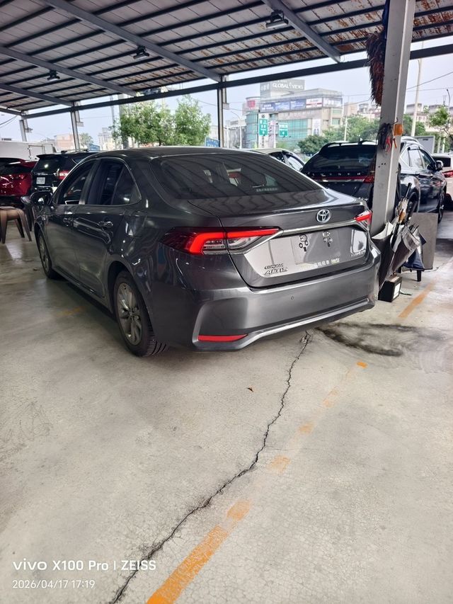 TOYOTA豐田 COROLLA ALTIS HYBRID  第6張相片