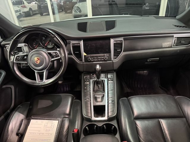 PORSCHE保時捷 MACAN  第4張相片