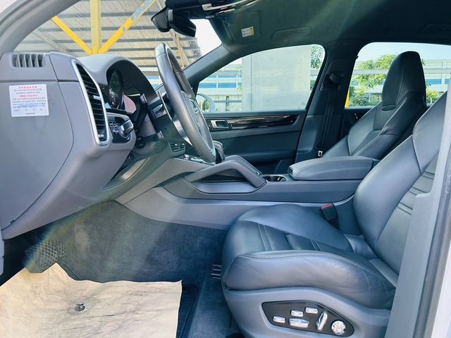 PORSCHE保時捷 CAYENNE  第3張相片