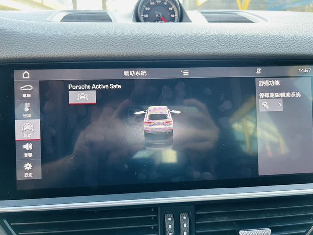 PORSCHE保時捷 CAYENNE  第7張相片