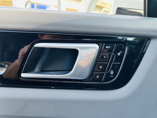 PORSCHE保時捷 CAYENNE  第13張相片