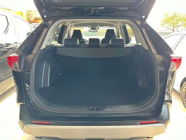 TOYOTA豐田 RAV4  第11張相片