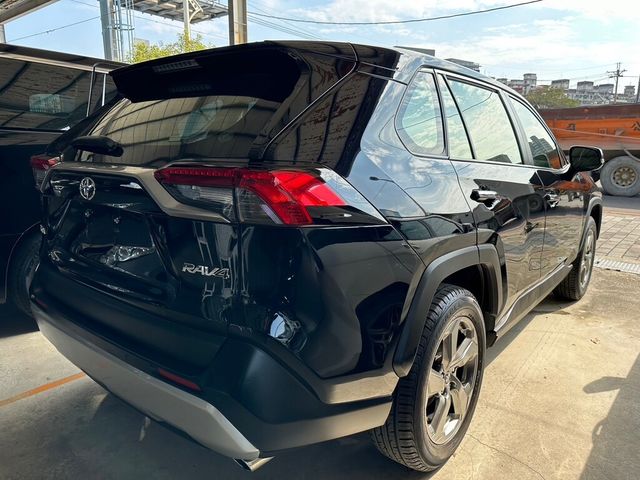 TOYOTA豐田 RAV4  第13張相片