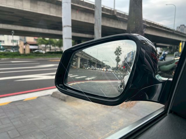 BMW寶馬 528I  第12張相片