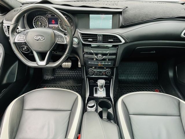 INFINITI無限 Q30  第12張相片
