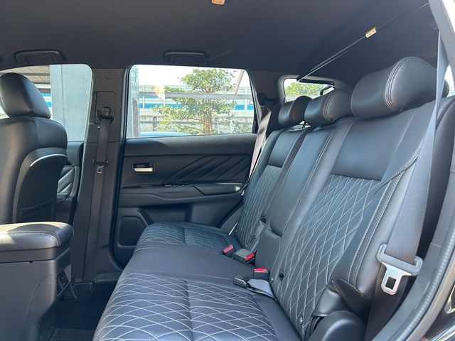 MITSUBISHI三菱 OUTLANDER  第6張相片
