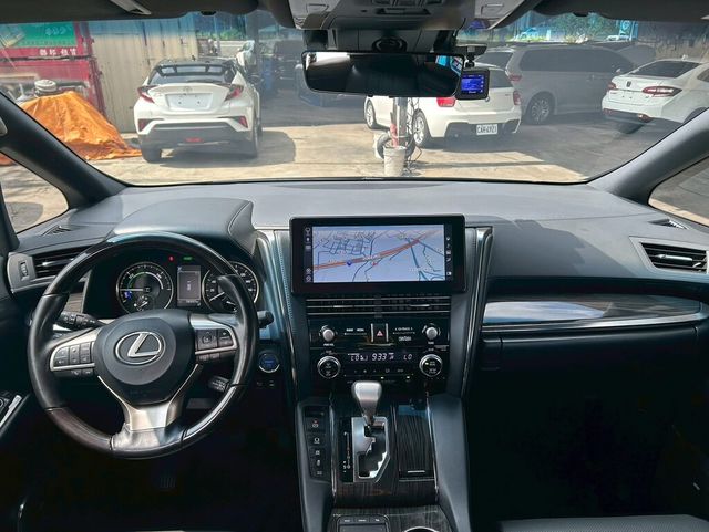 LEXUS凌志 LM300H  第3張相片