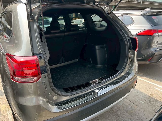 MITSUBISHI三菱 OUTLANDER  第12張相片