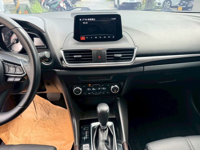 MAZDA馬自達 MAZDA 3  第8張相片