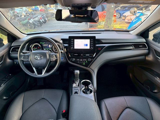 TOYOTA豐田 CAMRY  第4張相片