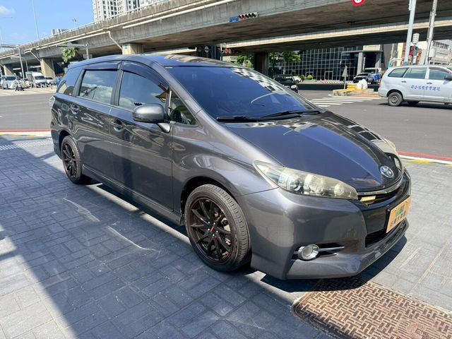 TOYOTA豐田 WISH  第3張相片