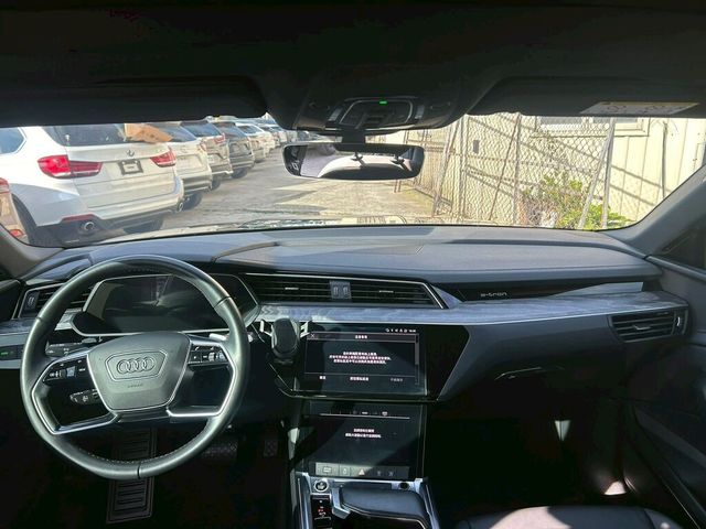 AUDI奧迪 E-TRON  第2張相片