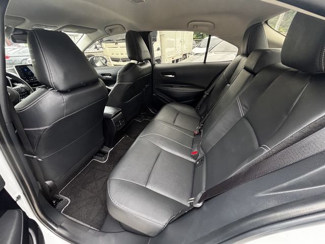 TOYOTA豐田 COROLLA ALTIS HYBRID  第5張相片