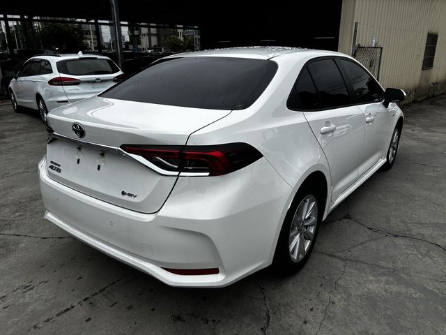 TOYOTA豐田 COROLLA ALTIS HYBRID  第6張相片