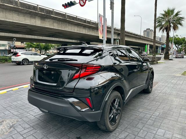 TOYOTA豐田 C-HR  第15張相片