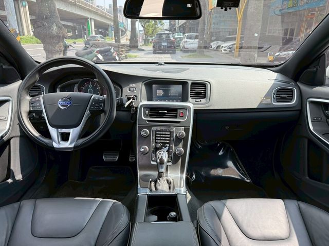 VOLVO富豪 S60  第19張相片