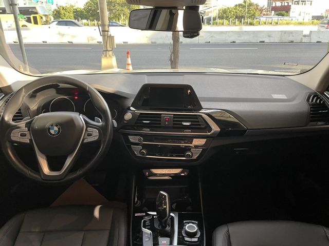 BMW寶馬 X3  第9張相片