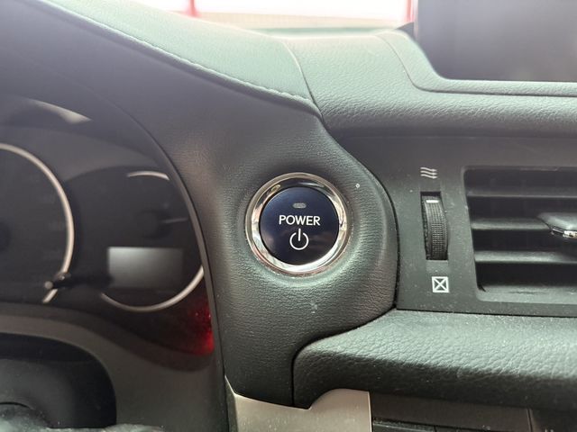 LEXUS凌志 CT200H  第5張相片