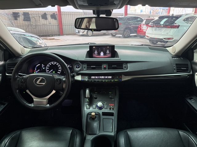 LEXUS凌志 CT200H  第11張相片