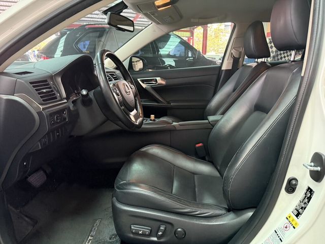 LEXUS凌志 CT200H  第12張相片