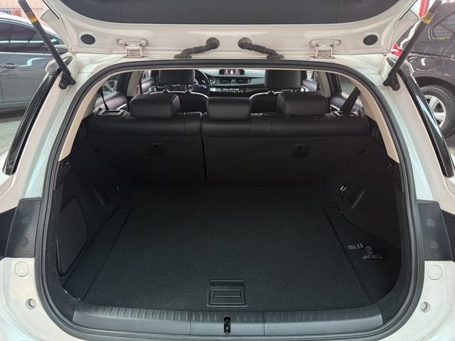 LEXUS凌志 CT200H  第14張相片
