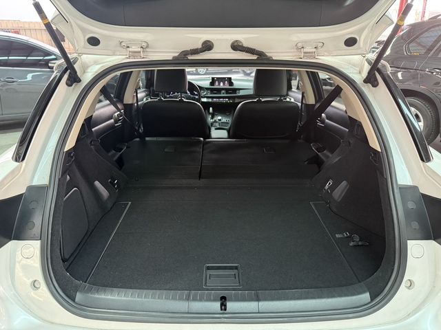 LEXUS凌志 CT200H  第15張相片