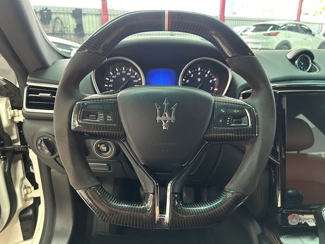 MASERATI瑪莎拉蒂 GHIBLI SQ4  第4張相片
