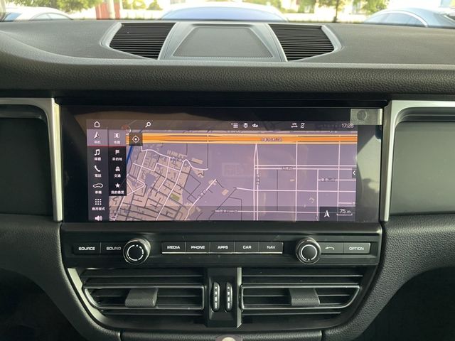 PORSCHE保時捷 MACAN  第6張相片