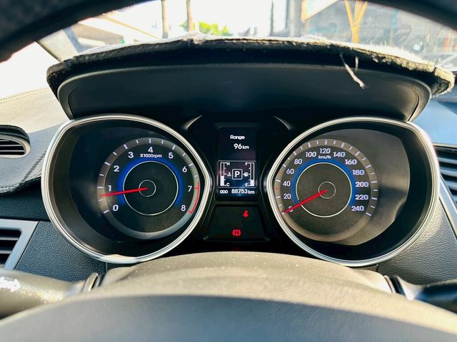 HYUNDAI現代 ELANTRA  第5張相片