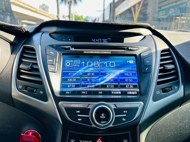 HYUNDAI現代 ELANTRA  第9張相片