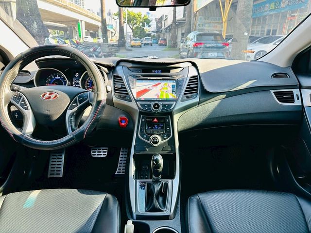 HYUNDAI現代 ELANTRA  第11張相片
