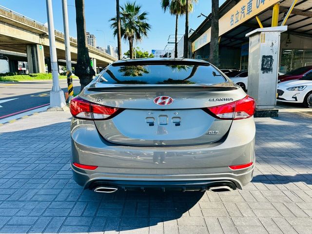 HYUNDAI現代 ELANTRA  第15張相片