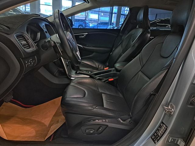 VOLVO富豪 V40  第5張相片