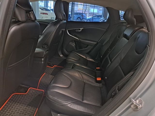 VOLVO富豪 V40  第7張相片