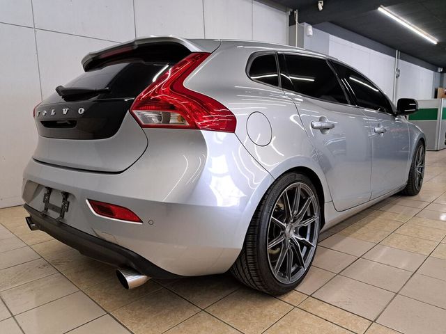 VOLVO富豪 V40  第9張相片