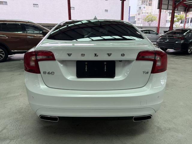 VOLVO富豪 S60  第14張相片