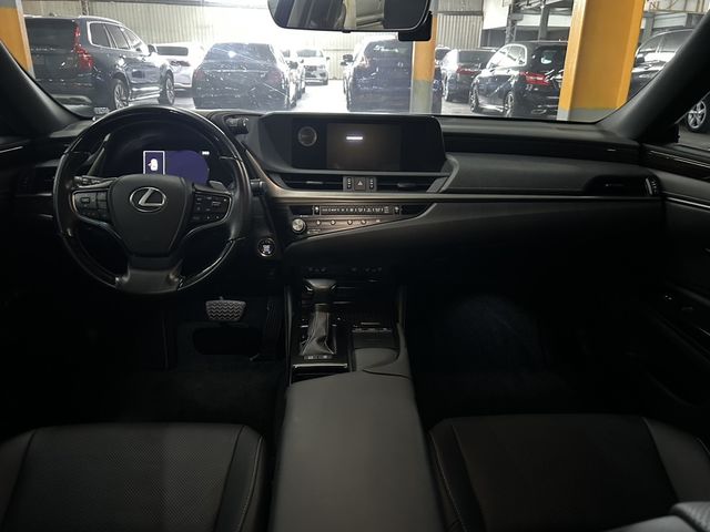 LEXUS凌志 ES200  第8張相片