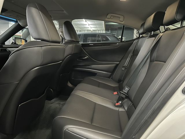 LEXUS凌志 ES200  第13張相片