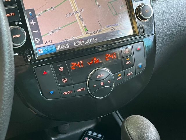 NISSAN日產 TIIDA  第15張相片