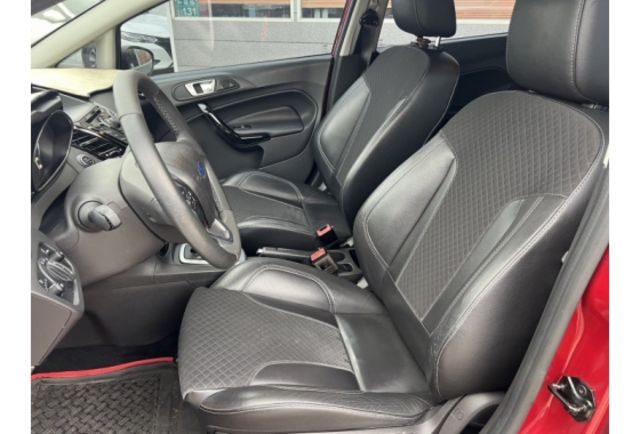 Ford FIESTA  第3張相片